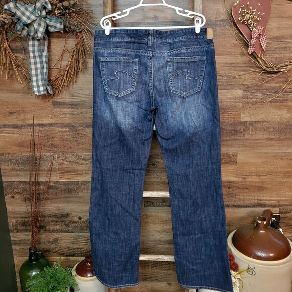 Maurices Jeans Size 14 L Ashlyn Bootcut Mid Rise Medium Light Wash Western - Picture 2 of 10